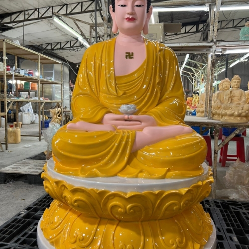 A Di Đà Đá ngồi 1,5m